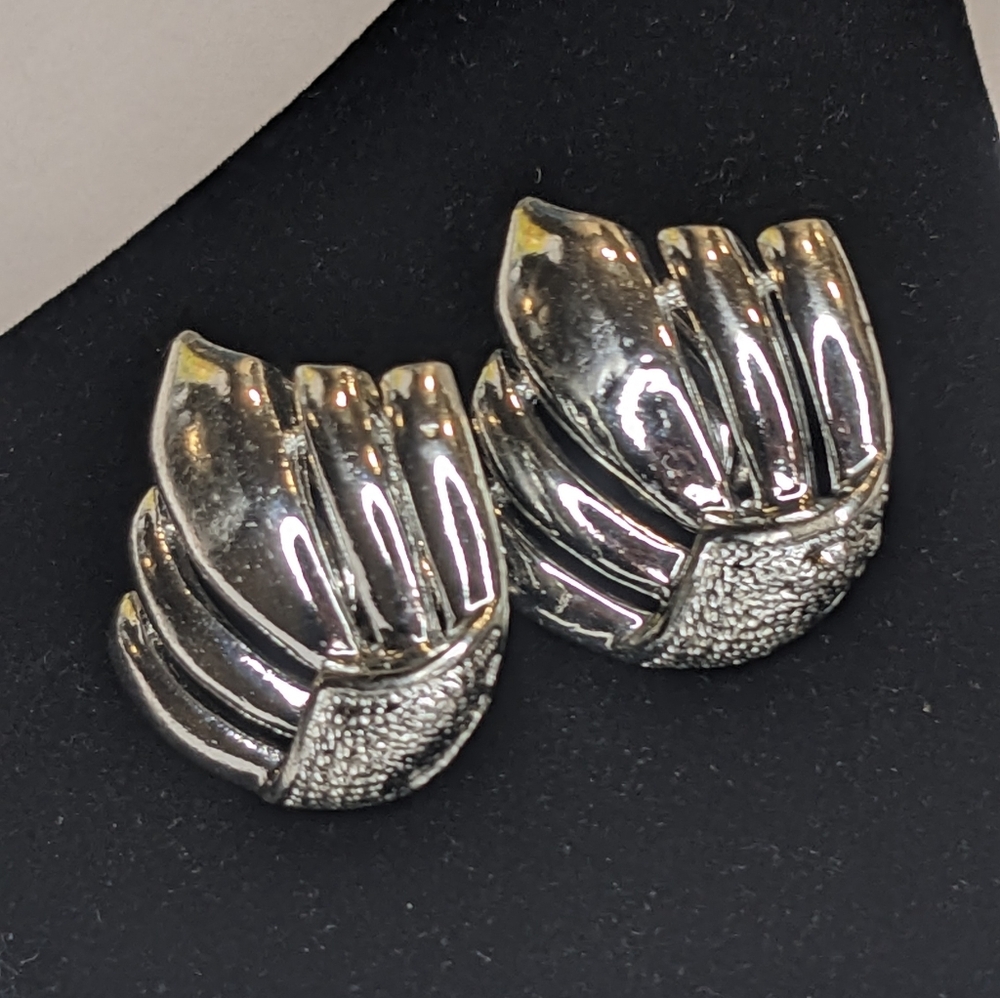 Vintage Coro Earrings Silver Art Deco Fan Sea Shell Clip On Mid Centiry Modern
